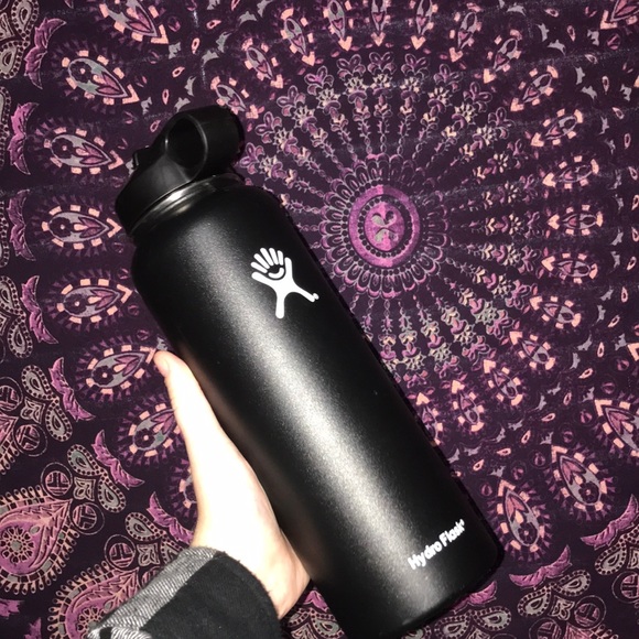 40oz Black HydroFlask - Picture 1 of 3